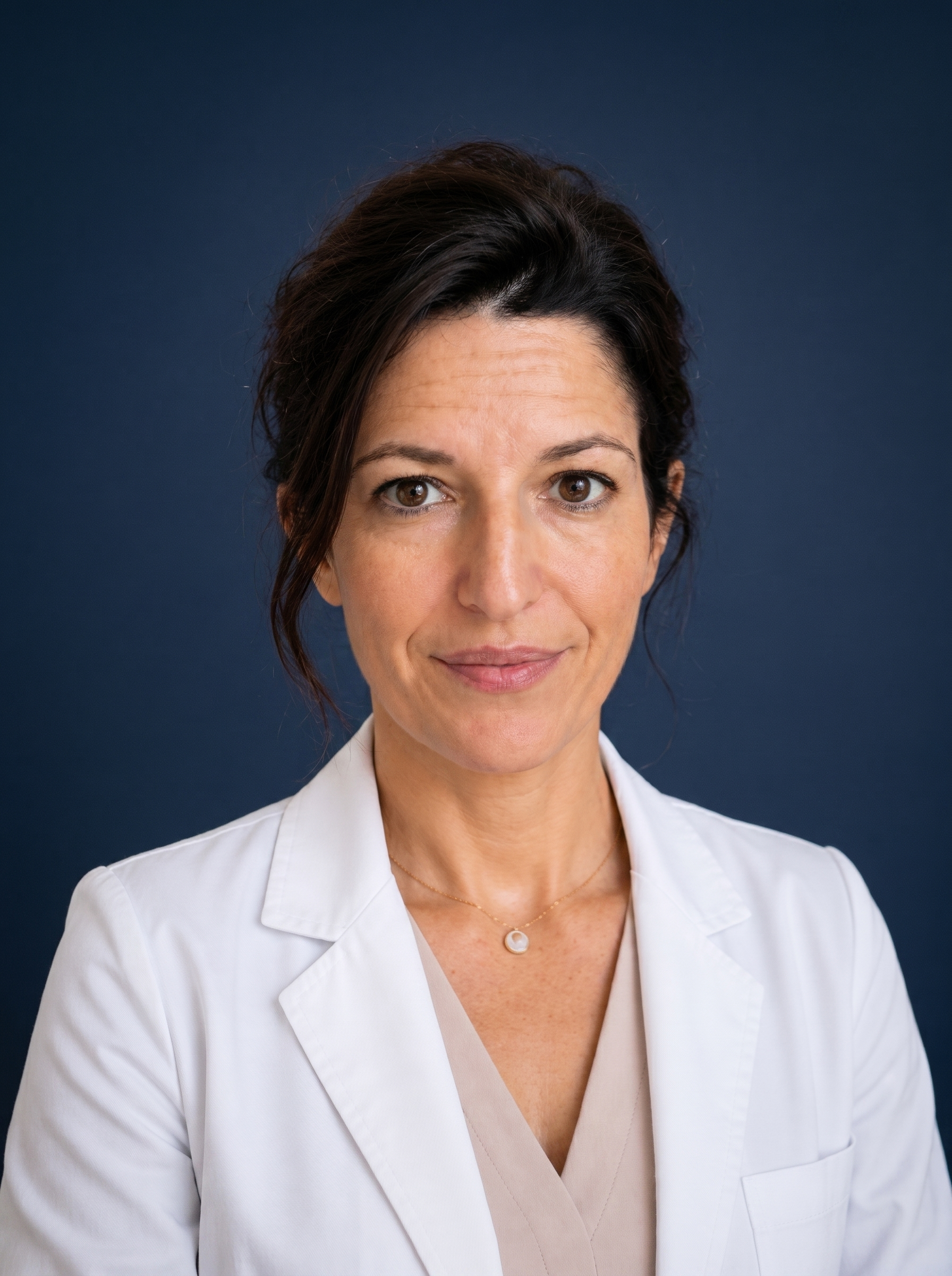 Portrait du Dr Charline Gar&ccedil;on, chirurgien du cabinet NimOrtho